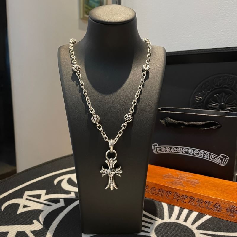 Ch*0me He**ts necklaces